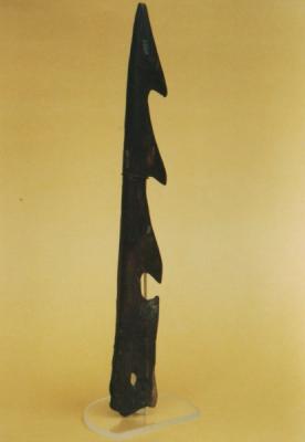 Harpun z epoki mezolitu, odnaleziony w jeziorze Mausz (Pojezierze Kaszubskie)